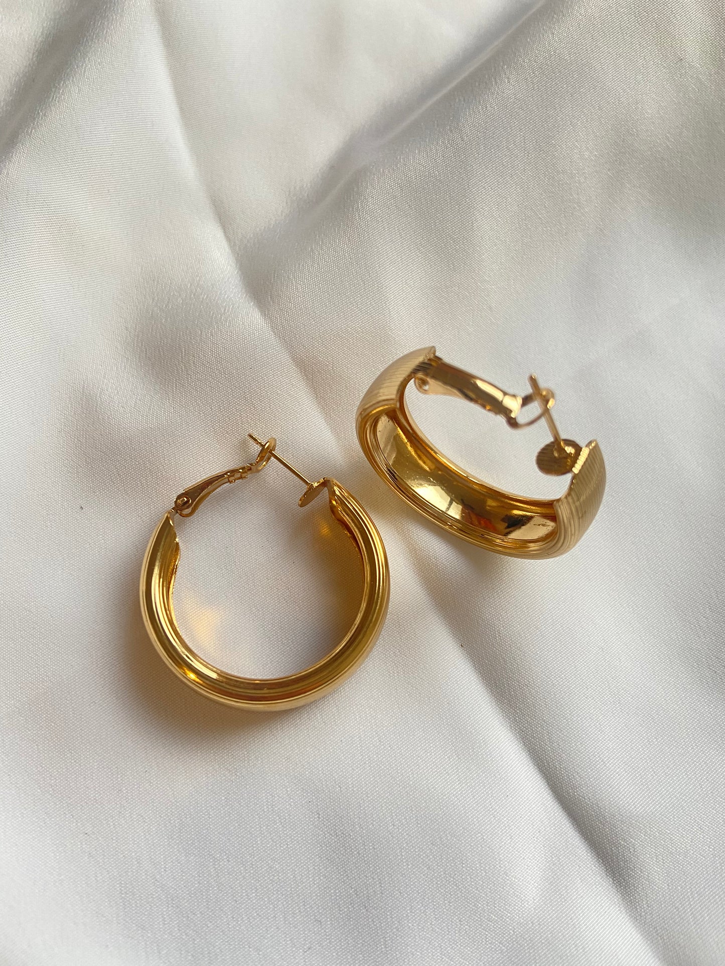 Minimalist Patterned Gold Basic Hoop Earrings