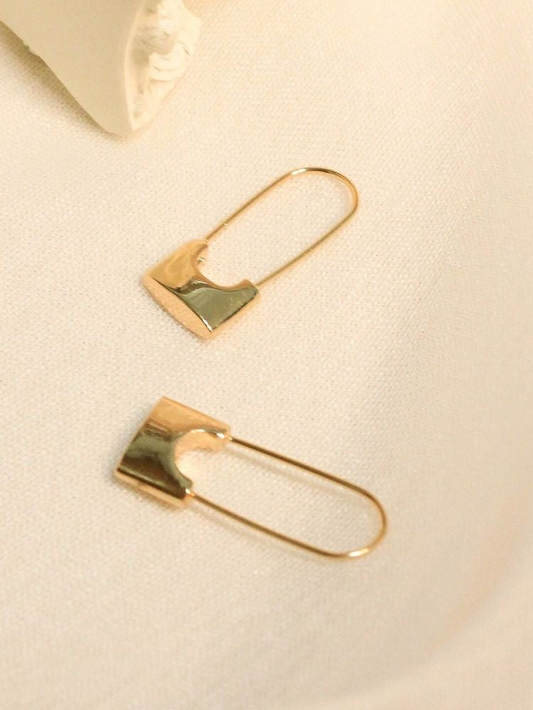 Minimalist Safety Pin Basic earrings