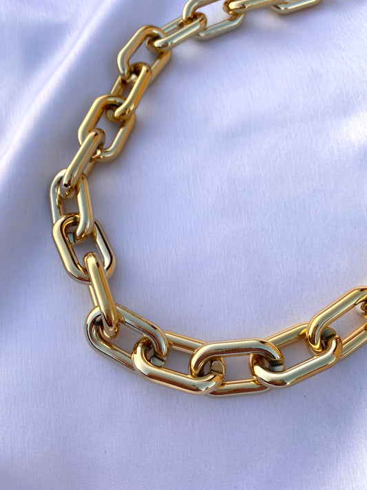 Round gold link chain necklace